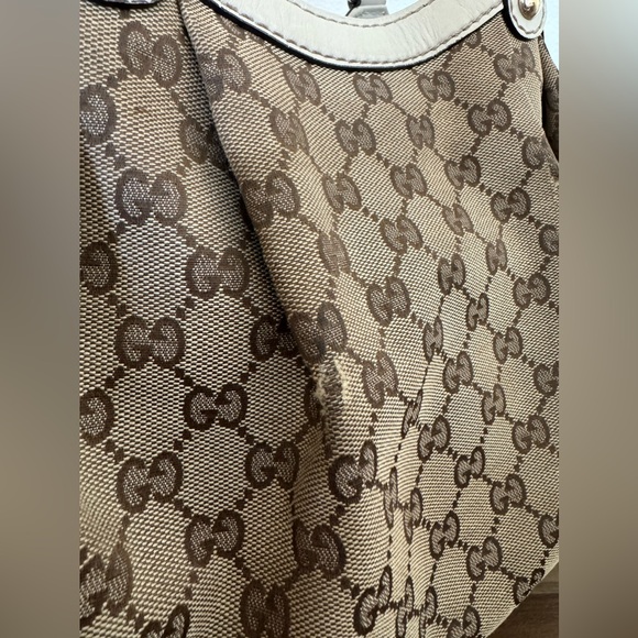 GUCCI
Beige/White GG Canvas Medium Sukey Tote Bag - Picture 4 of 13